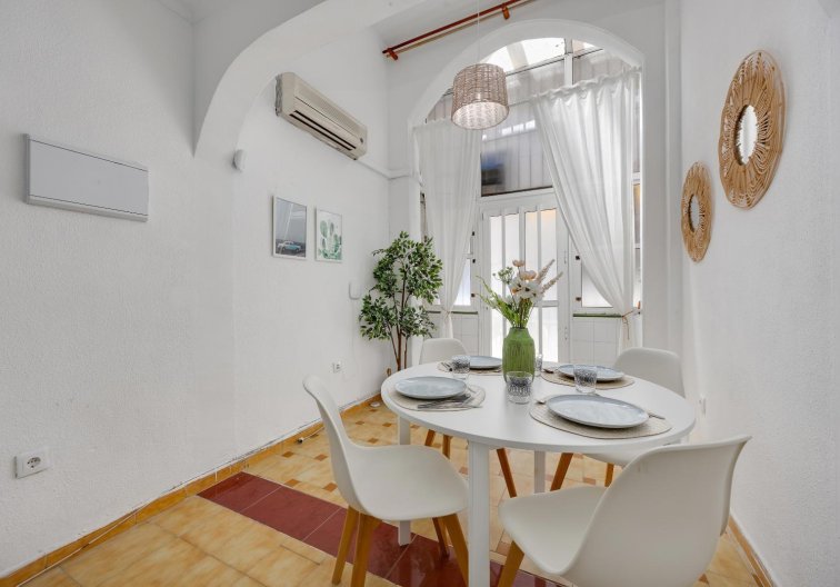 Resale - Apartment - Torrevieja - Estacion De Autobuses