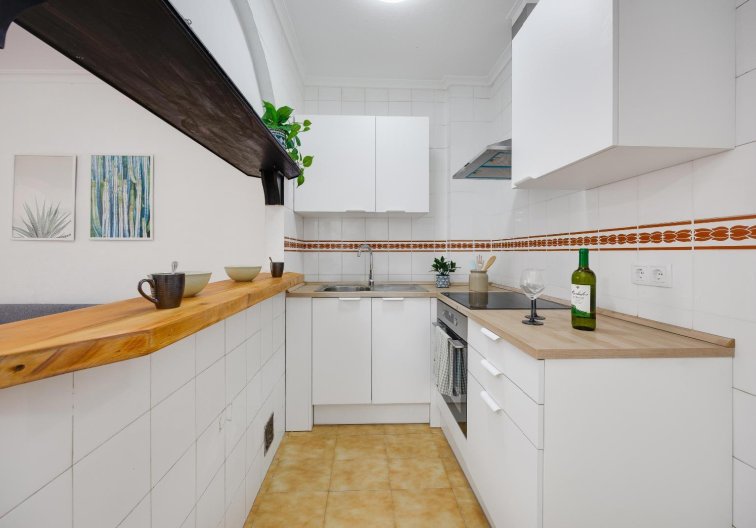 Resale - Apartment - Torrevieja - Estacion De Autobuses