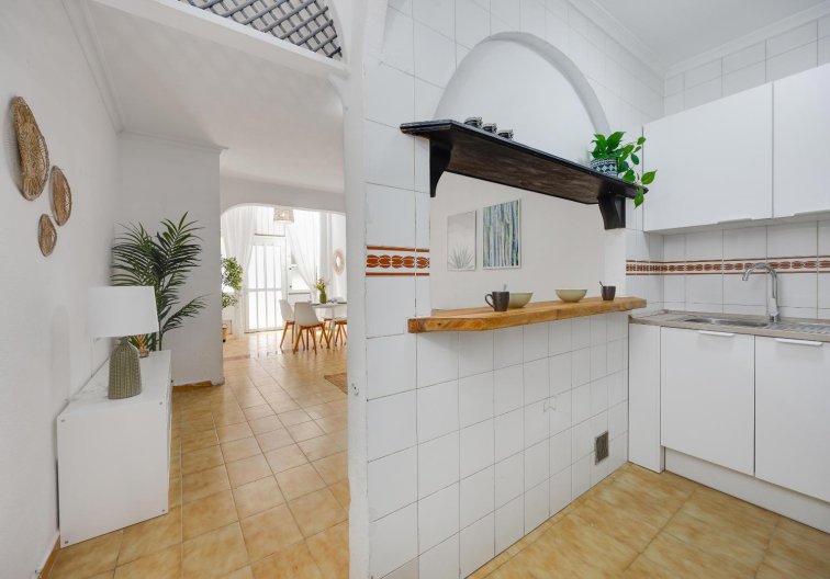 Resale - Apartment - Torrevieja - Estacion De Autobuses