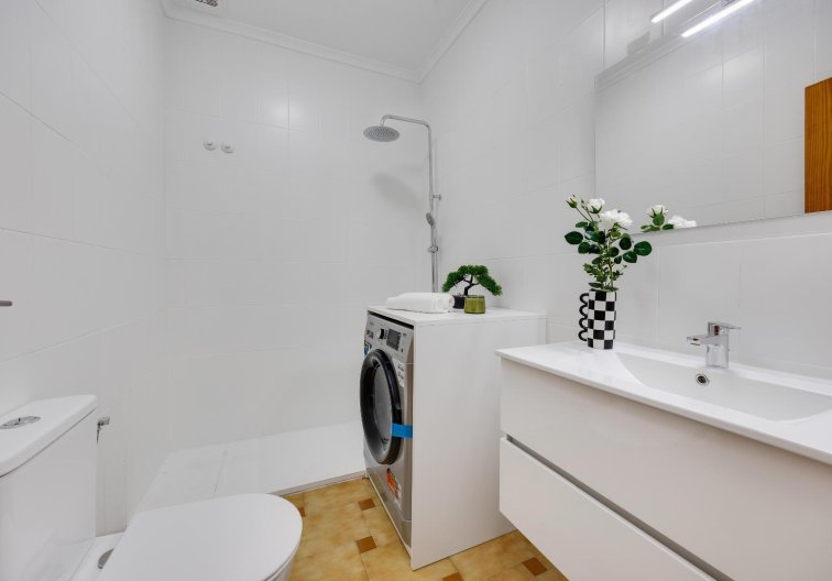 Resale - Apartment - Torrevieja - Estacion De Autobuses