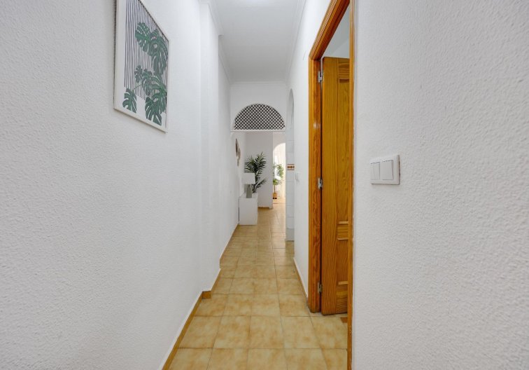 Resale - Apartment - Torrevieja - Estacion De Autobuses