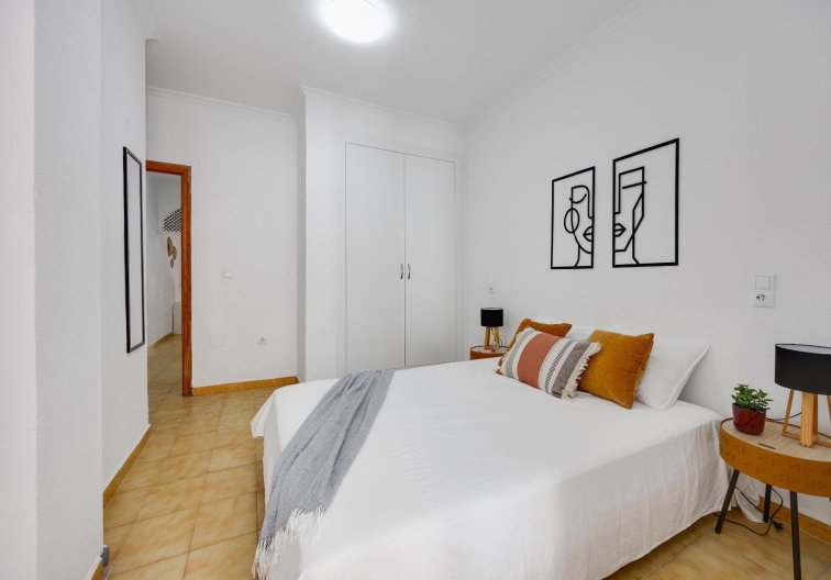 Resale - Apartment - Torrevieja - Estacion De Autobuses