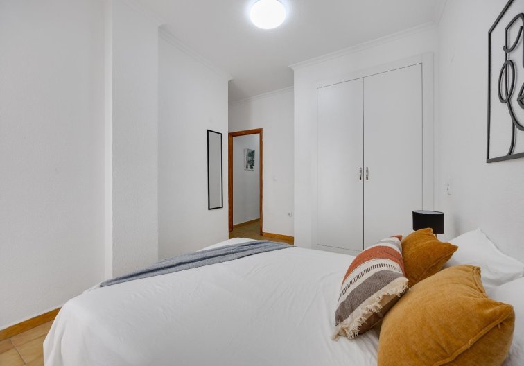 Resale - Apartment - Torrevieja - Estacion De Autobuses