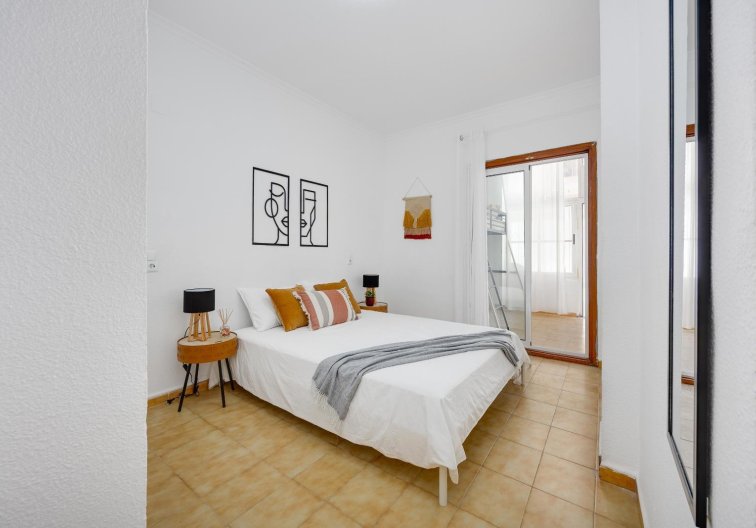 Resale - Apartment - Torrevieja - Estacion De Autobuses