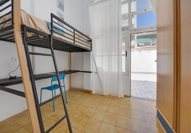 Resale - Apartment - Torrevieja - Estacion De Autobuses
