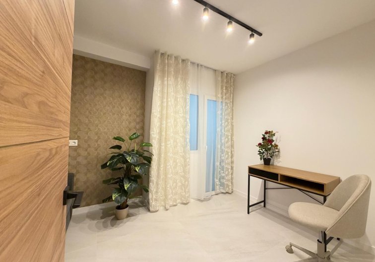 Resale - Apartment - Torrevieja - Playa del Cura