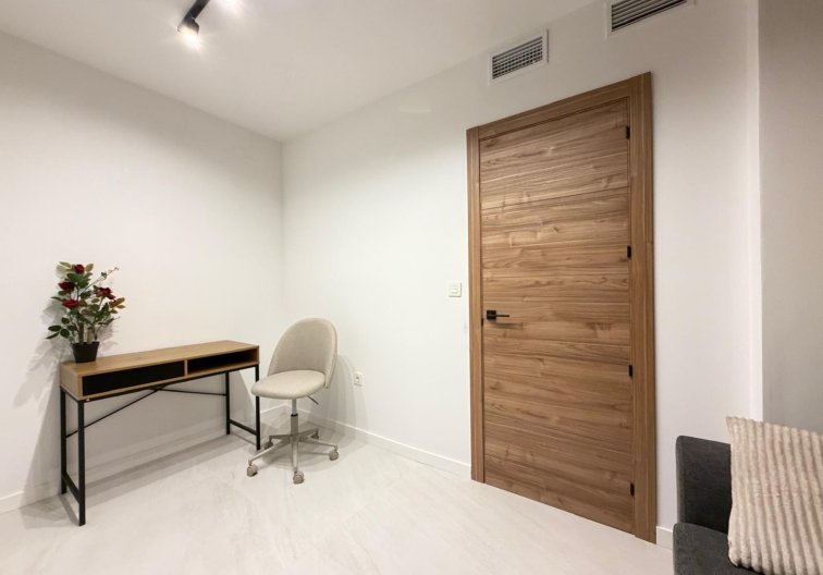 Resale - Apartment - Torrevieja - Playa del Cura