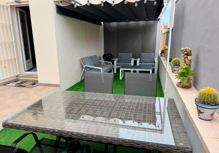 Segunda mano - Apartamento  - Torrevieja - Aguas Nuevas