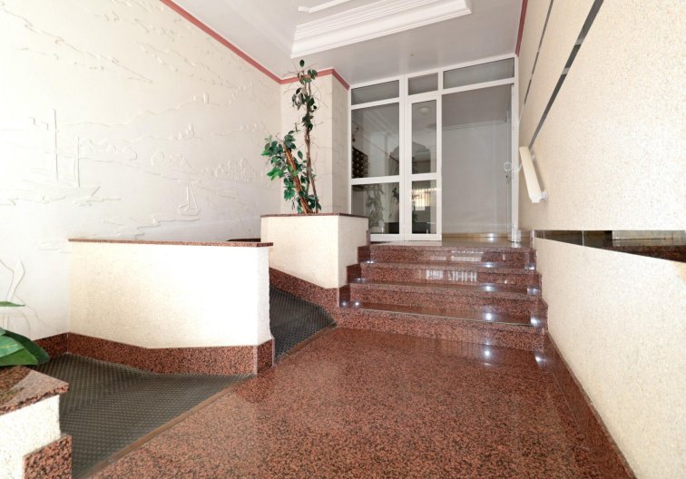 Resale - Apartment - Torrevieja - Playa del Cura