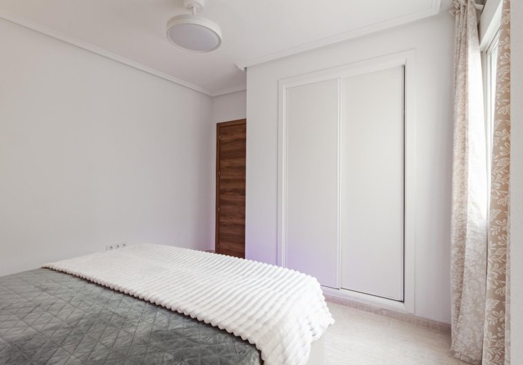 Resale - Apartment - Torrevieja - Playa del Cura