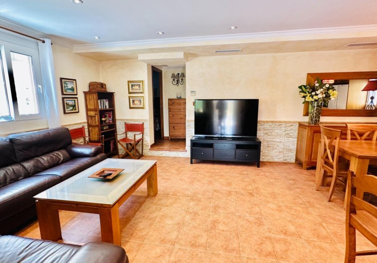 Segunda mano - villa - Orihuela - Urb. Montepinar