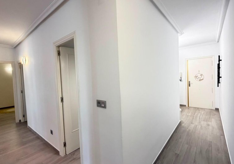 Wiederverkauf - Wohnung - Torrevieja - Centro - Muelle Pesquero