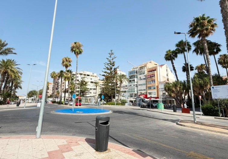 Wiederverkauf - Wohnung - Torrevieja - Centro - Muelle Pesquero