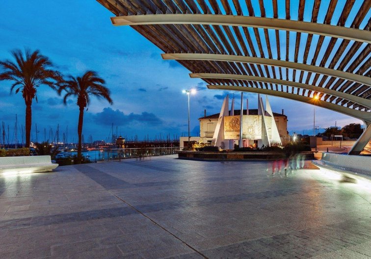 Wiederverkauf - Wohnung - Torrevieja - Centro - Muelle Pesquero