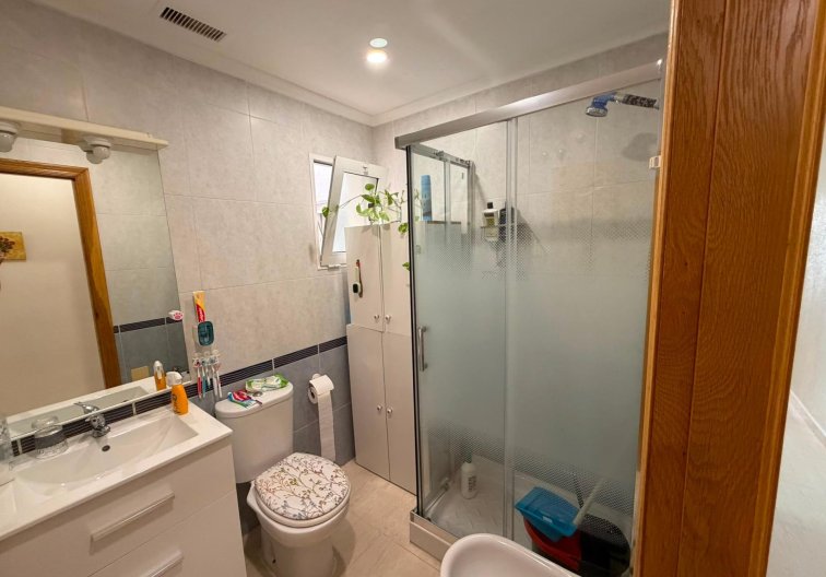 Segunda mano - Apartamento  - Torrevieja - Estacion De Autobuses