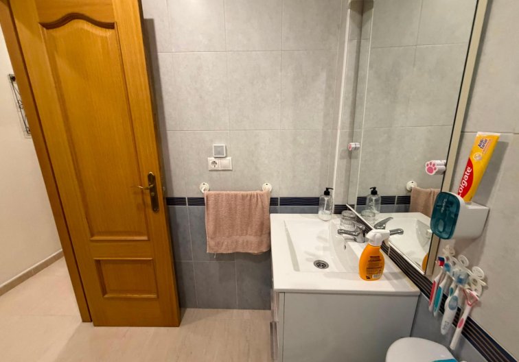 Segunda mano - Apartamento  - Torrevieja - Estacion De Autobuses