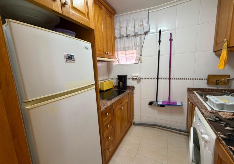 Segunda mano - Apartamento  - Torrevieja - Estacion De Autobuses