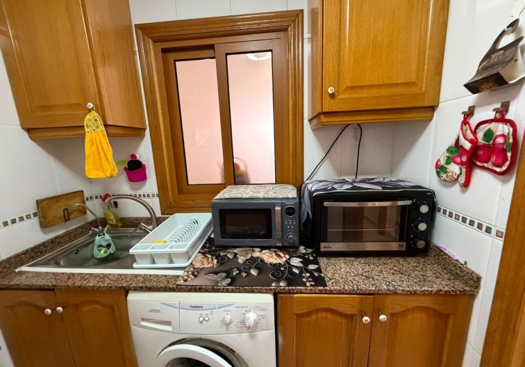 Segunda mano - Apartamento  - Torrevieja - Estacion De Autobuses