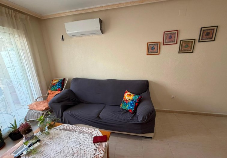 Segunda mano - Apartamento  - Torrevieja - Estacion De Autobuses