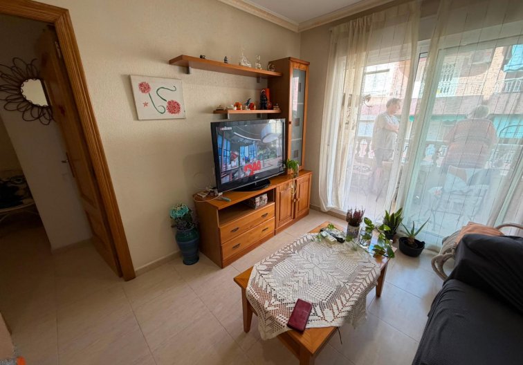Segunda mano - Apartamento  - Torrevieja - Estacion De Autobuses