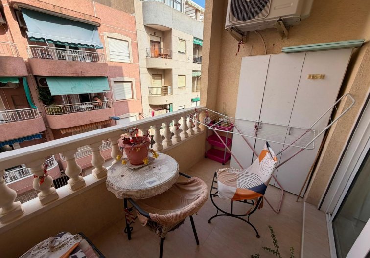Segunda mano - Apartamento  - Torrevieja - Estacion De Autobuses