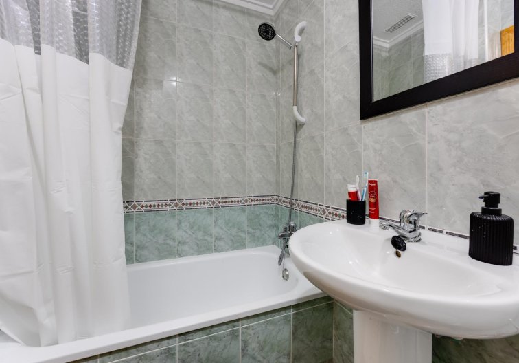 Wiederverkauf - Wohnung - Torrevieja - Centro