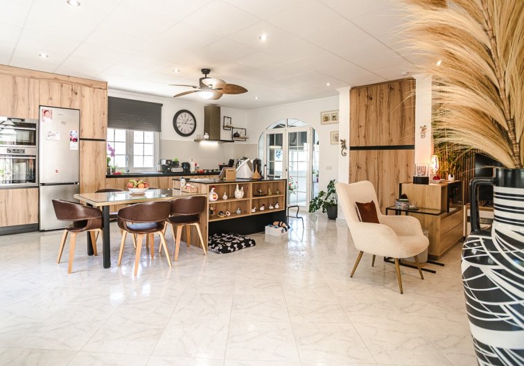 Wiederverkauf - villa - La Marina - Costa Blanca