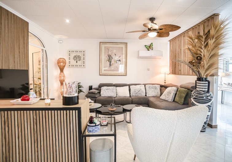 Wiederverkauf - villa - La Marina - Costa Blanca