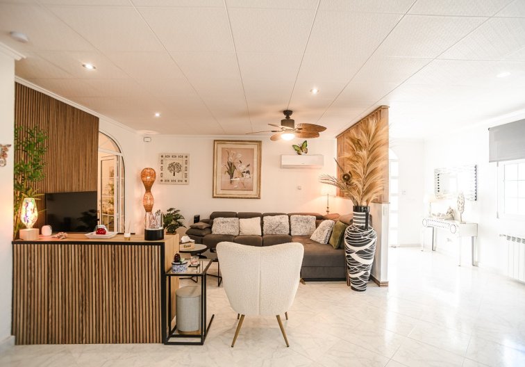 Wiederverkauf - villa - La Marina - Costa Blanca