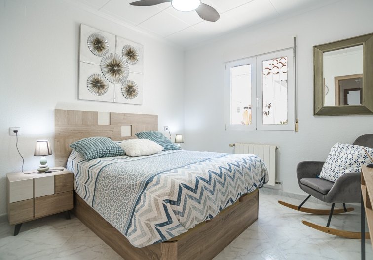 Wiederverkauf - villa - La Marina - Costa Blanca