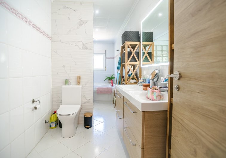 Wiederverkauf - villa - La Marina - Costa Blanca