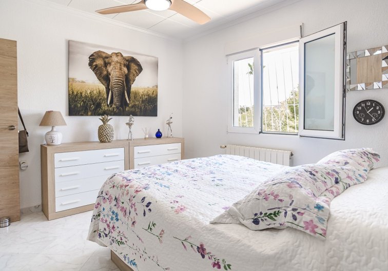 Wiederverkauf - villa - La Marina - Costa Blanca