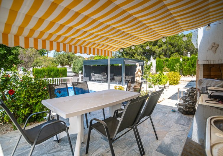Wiederverkauf - villa - La Marina - Costa Blanca