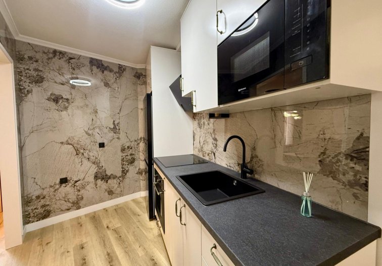 Resale - Apartment - Torrevieja - Playa del Cura
