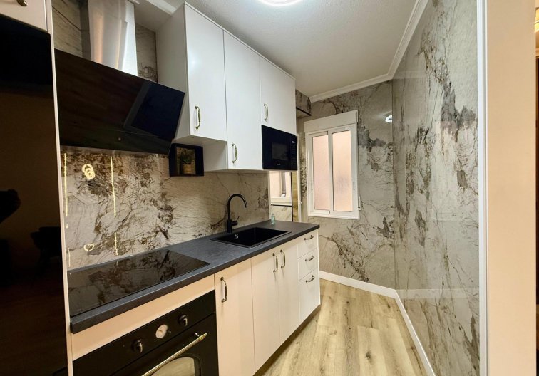 Resale - Apartment - Torrevieja - Playa del Cura