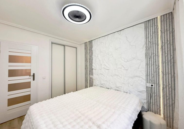 Resale - Apartment - Torrevieja - Playa del Cura