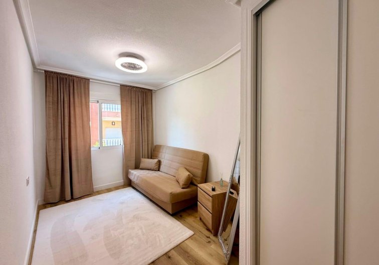 Resale - Apartment - Torrevieja - Playa del Cura