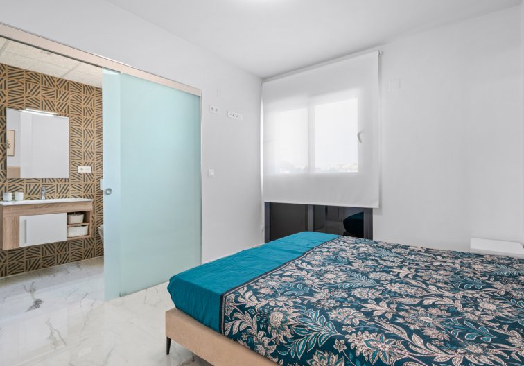 Resale - Apartment - Villamartin - Costa Blanca
