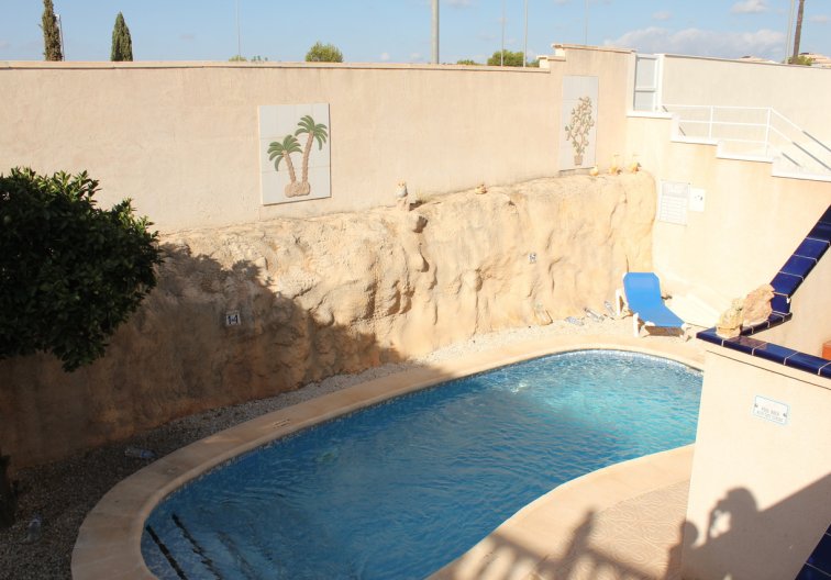 Resale - villa - La Zenia - Costa Blanca
