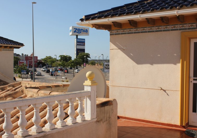 Resale - villa - La Zenia - Costa Blanca