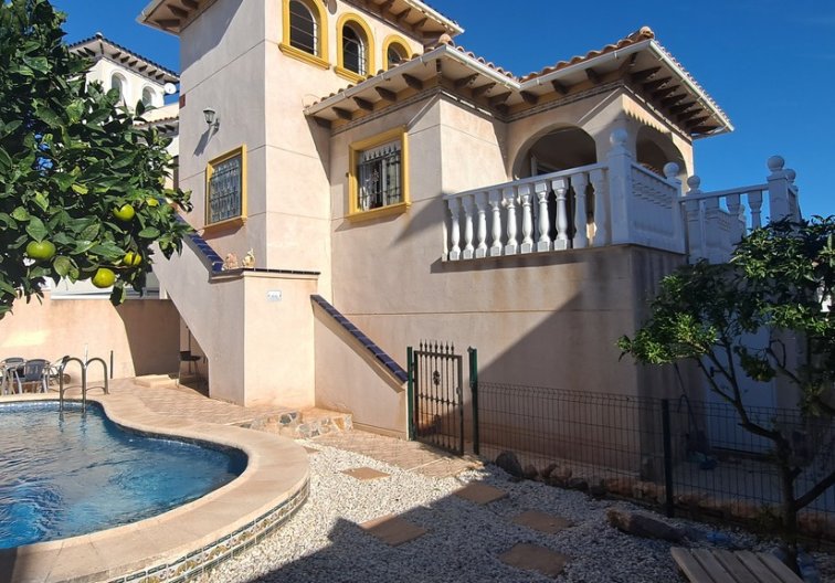 Resale - villa - La Zenia - Costa Blanca