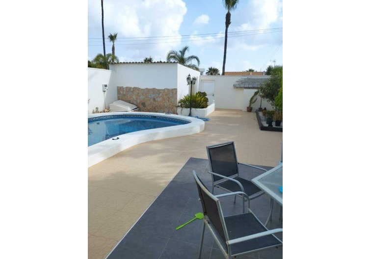 Segunda mano - villa - Cabo Roig - Costa Blanca