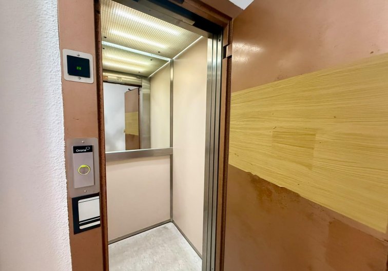 Wiederverkauf - Wohnung - Torrevieja - Playa del Cura