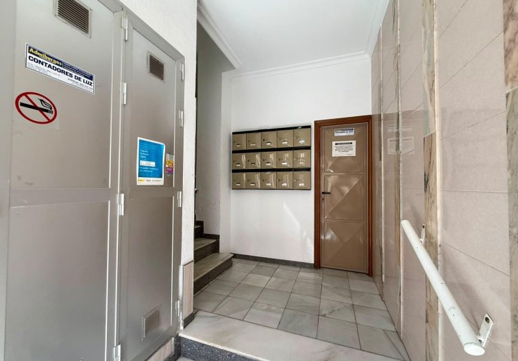 Wiederverkauf - Wohnung - Torrevieja - Playa del Cura