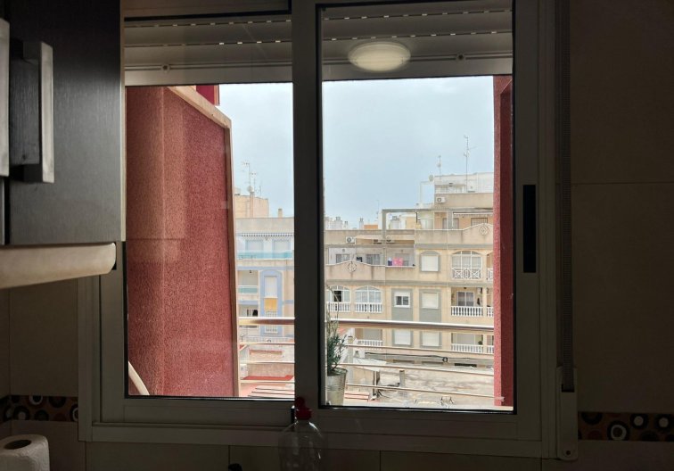 Segunda mano - Apartamento  - Torrevieja - Centro