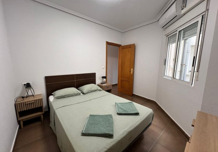 Segunda mano - Apartamento  - Torrevieja - Centro