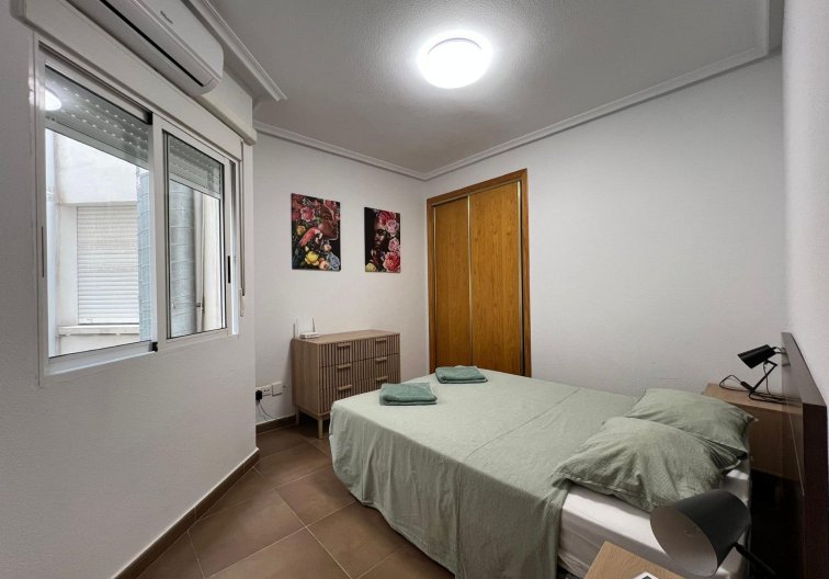 Segunda mano - Apartamento  - Torrevieja - Centro