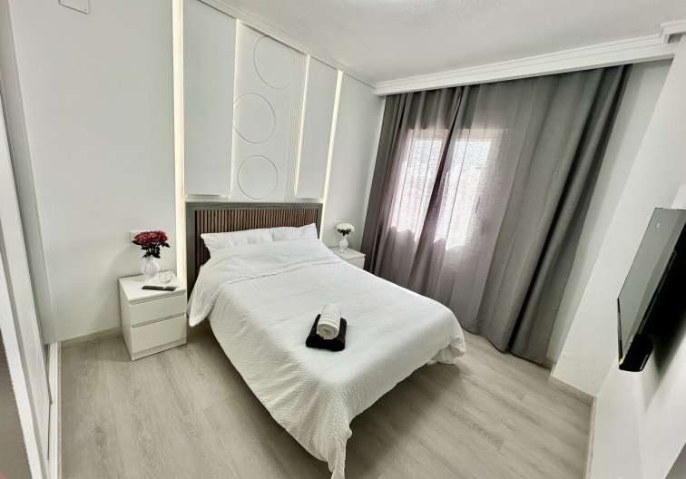 Segunda mano - Apartamento  - Torrevieja - Centro