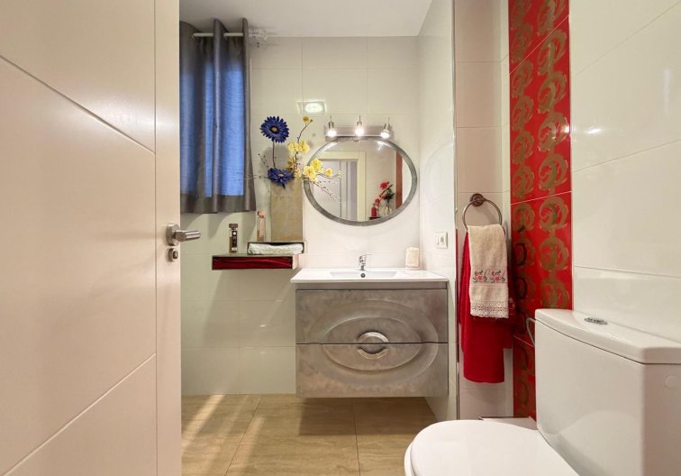 Resale - Apartment - Torrevieja - Paseo Maritimo