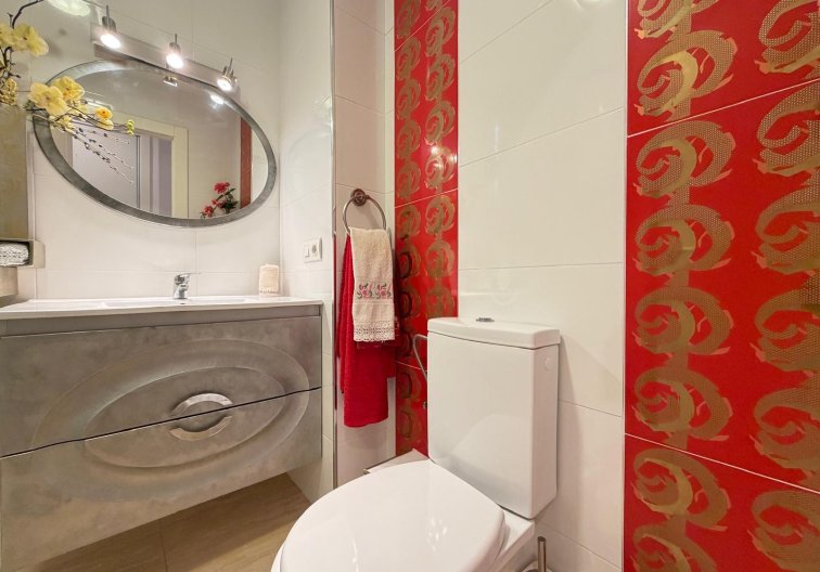 Resale - Apartment - Torrevieja - Paseo Maritimo
